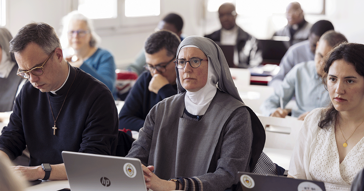 Les formations en droit canonique