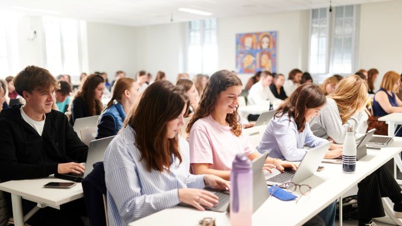 © ICP/Phil Art Studio